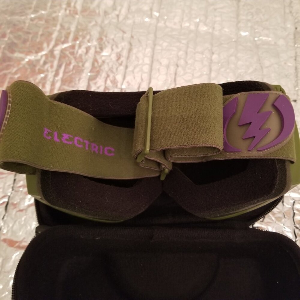 EUC Electric (brand) Olive Drab Snow Goggles with Heavy Duty Reflective Lens. - Picture 5 of 8